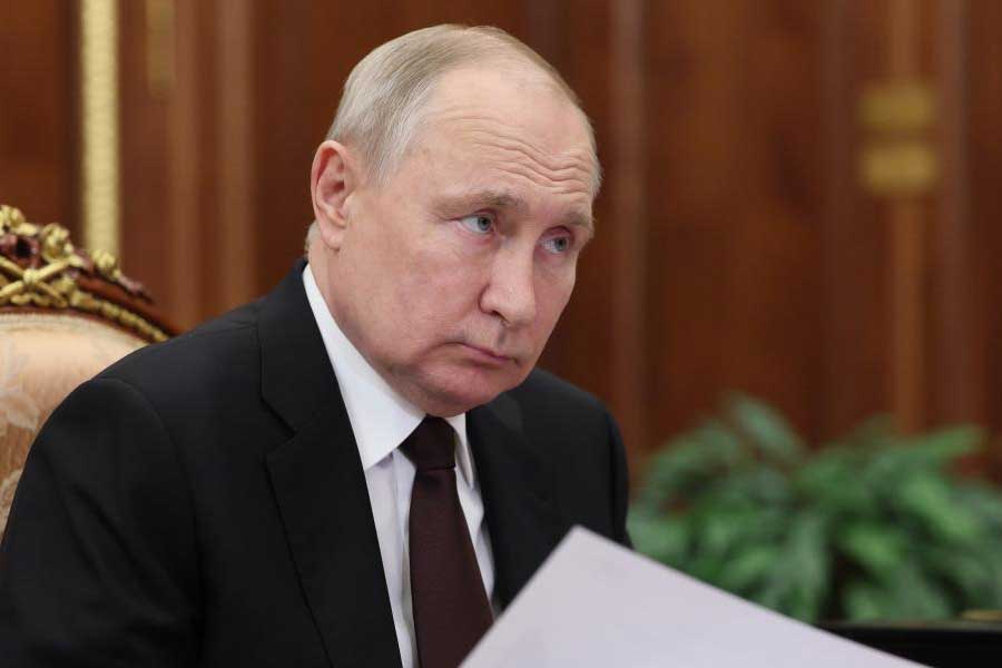 Is Vladimir Putin richest politician of world