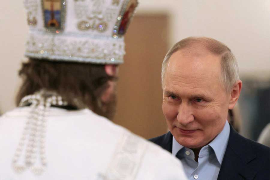 Is Vladimir Putin richest politician of world