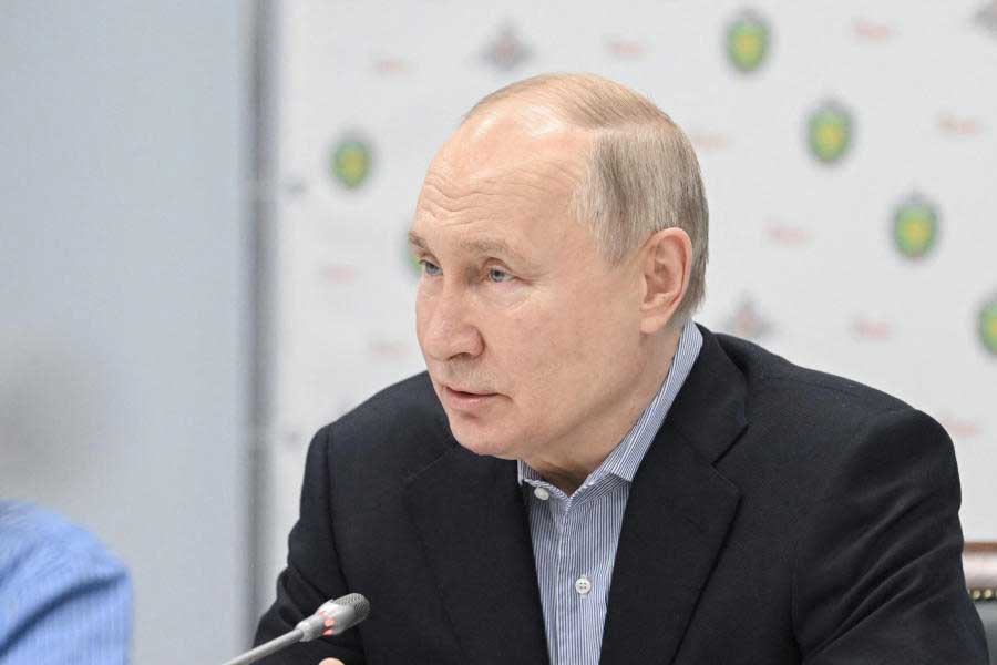 Is Vladimir Putin richest politician of world