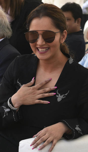 জ্যোতিষী জগন্নাথ গুরুজি বলেন যে, বিচ্ছেদ হলেও সানিয়ার জীবনে আগামী দিনে ইতিবাচক ঘটনাই ঘটবে।