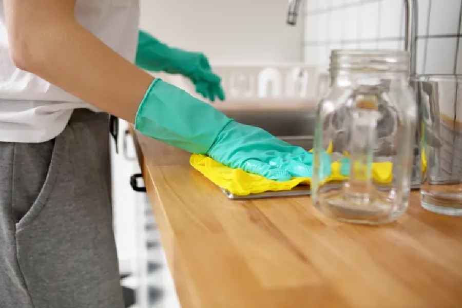 Time saving tricks and tips to make your kitchen cleaning easier.