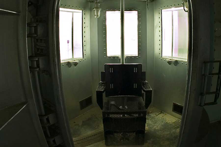 Alabama executes man by nitrogen gas for the first time in the U.S.