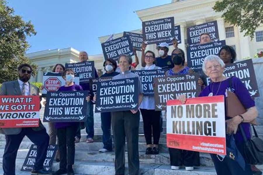 Alabama executes man by nitrogen gas for the first time in the U.S.