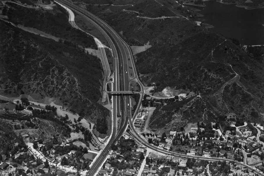 লোকমুখে শোনা যায়, কাহুয়েঙ্গা পাসের নিকটবর্তী এলাকায় ধনসম্পত্তির খোঁজে গিয়ে মৃত্যুর মুখে পড়েন অনেকে। এমনকি কী কারণে তাঁদের মৃত্যু হয়েছে সে রহস্যের সমাধান হয়নি কখনওই।