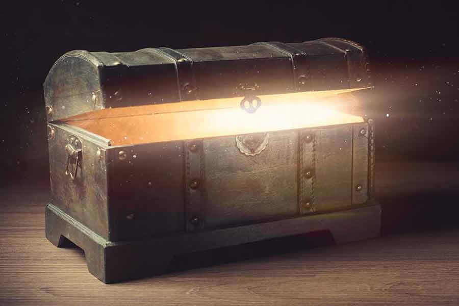 কোনও উপায় না পেয়ে শেষ পর্যন্ত হরিণের চামড়ায় সমস্ত ধনরত্ন মুড়ে রাখতে শুরু করেন বেনিটোর চার সেনা। তার পর চামড়ায় মোড়ানো ধনসম্পত্তি মাটিতে পুঁতে সেখান থেকে পালিয়ে যান।