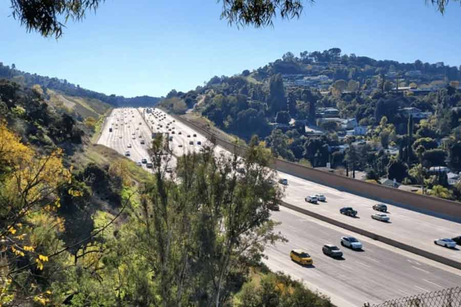 কথিত রয়েছে বছরের পর বছর গুপ্তধনের সন্ধানে সেখানে যাঁরা গিয়েছেন, তাঁরা আর প্রাণে বাঁচেননি। গুপ্তধনের সত্যতা যাচাই করতে ‘মেটাল ডিটেক্টর’ নিয়ে কাহুয়েঙ্গা পাসের কাছে গিয়েছিলেন ধনশিকারিরা। কিন্তু যন্ত্রে ধাতুর উপস্থিতি টের পেলেও মাটি খোঁড়ার পর কিছুই পাননি তাঁরা।