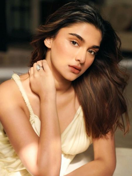 Paparazzi spotted Saiee Manjrekar with rumored boyfriend dgtl