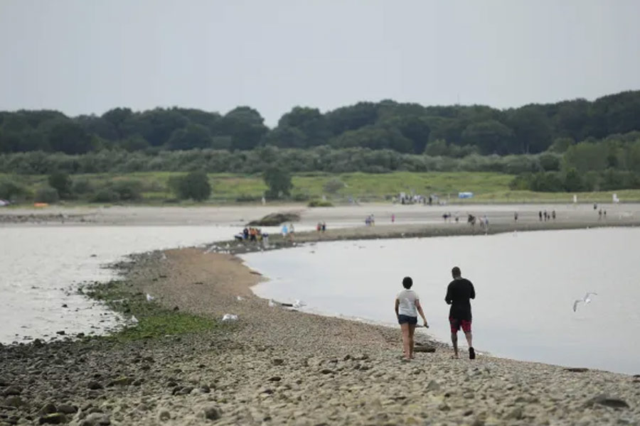 পরে গুপ্তধনের হদিস পেতে চার্লস দ্বীপে গেলেও সে সবের সন্ধান পাননি কেউই। অধিকাংশের দাবি, ওই দ্বীপের মধ্যেই রয়েছে বহু সম্পদ। কিন্তু কেউ গুপ্তধনের খোঁজ পান না।