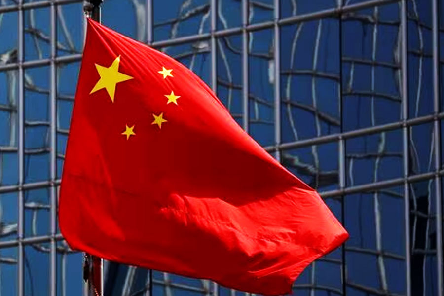 উপগ্রহচিত্রের কথা উল্লেখ করে ওই রিপোর্টে বলা হয়েছে, চিনের উত্তর-পশ্চিমে স্বায়ত্তশাসিত জিনজিয়াং প্রদেশে লপ নুর পরমাণু অস্ত্র পরীক্ষাগার সম্প্রতি সক্রিয় হয়ে উঠেছে। ওই পরীক্ষাগার নাকি আকারেও বৃদ্ধি পাচ্ছে। 