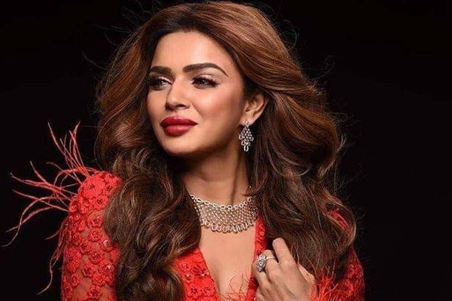 আশকা এক পুরনো সাক্ষাৎকারে জানিয়েছিলেন, ‘‘আমার লিঙ্গপরিচয় ভুল ভাবে ফুটিয়ে তোলা হয়েছিল ‘বিগ বস্’-এ। এক প্রতিযোগীর অ্যালার্জি হওয়ায় আমি তাঁর গায়ে মলম লাগিয়ে দিচ্ছিলাম। চাদর দিয়ে নিজেকে ঢেকে রেখেছিলেন তিনি। ওঁর শরীরে অ্যালার্জির ফলে যে চাকা চাকা দাগ বেরিয়েছিল সেগুলি যেন টিভির পর্দায় ধরা না পড়ে তাই আমি চাদরের তলায় হাত দিয়ে মলম লাগাচ্ছিলাম। ভাল উদ্দেশ্য নিয়ে কাজ করলেও তার ফল ভাল হল না।’’