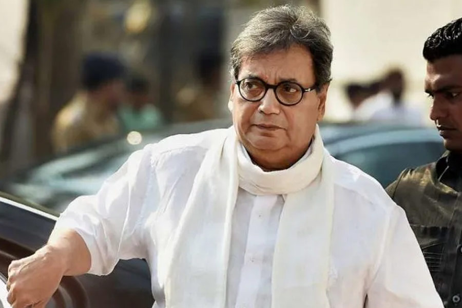 অমিতাভের সঙ্গে সম্পর্ক নিয়ে এক পুরনো সাক্ষাৎকারে সুভাষ বলেছিলেন, ‘‘অমিতাভ উঁচু মানের অভিনেতা। খারাপ দৃশ্যকেও অভিনয়ের মাধ্যমে ভাল করে তোলেন তিনি। আমার দুর্ভাগ্য যে ওঁর সঙ্গে কাজ করতে পারলাম না।’’