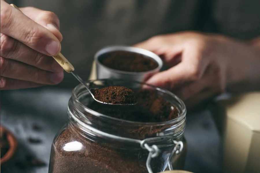 Tips to store coffee powder and keep it fresh for months.