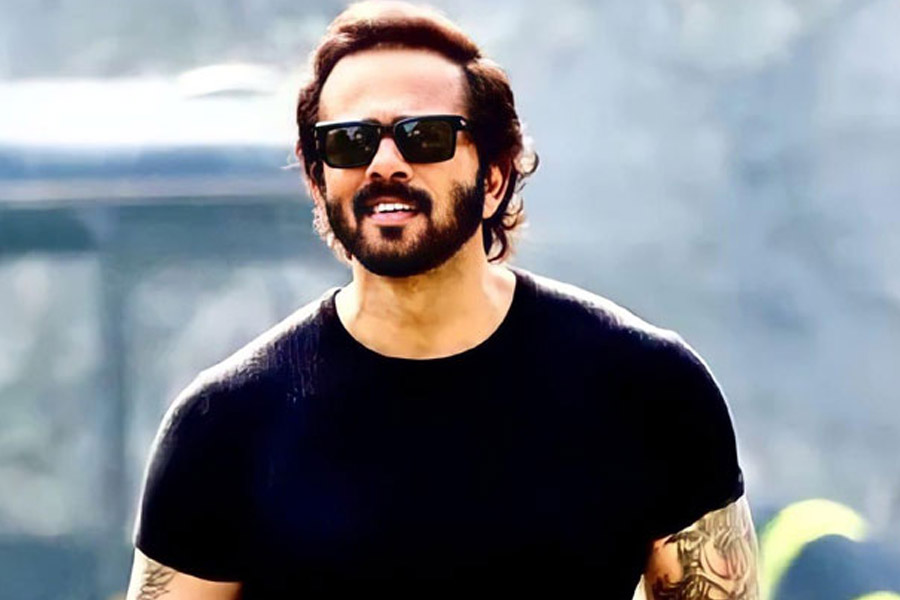 রোহিত বলেন, ‘‘শাহরুখের সঙ্গে কাজ করতে না চাওয়ার কোনও কারণ নেই। আমি একটি ভাল চিত্রনাট্যের অপেক্ষায় রয়েছি।’’ তবে সেখানেও নিজের একটি শর্ত রেখেছেন পরিচালক।