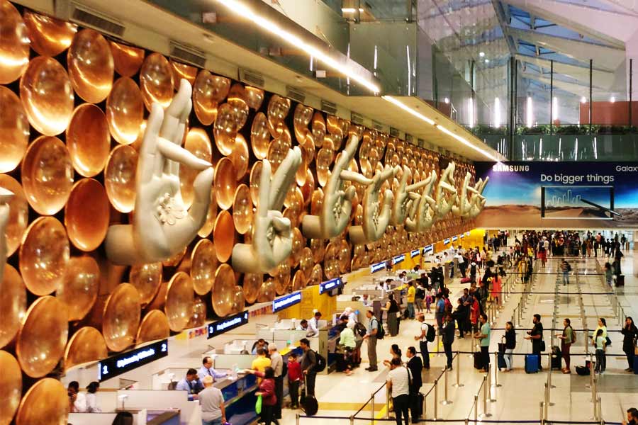 French Man Who Fell Unconscious At Delhi Airport CISF Official Saves Him