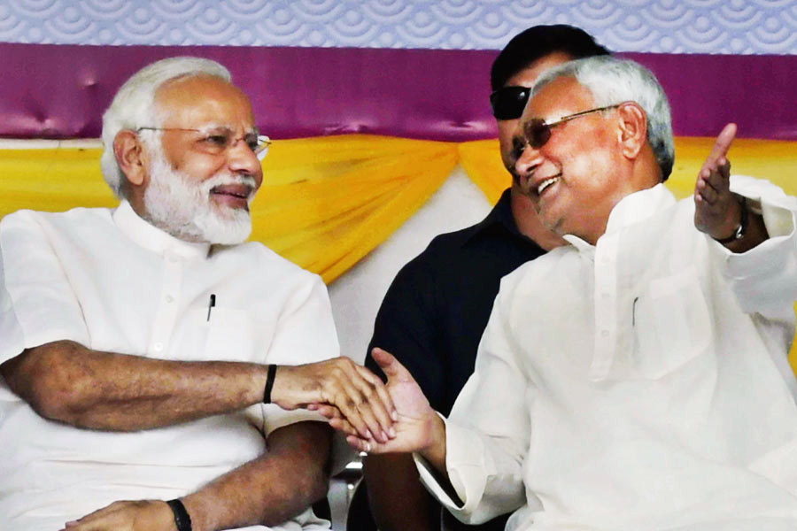 PM Narendra Modi and Nitish Kumar.