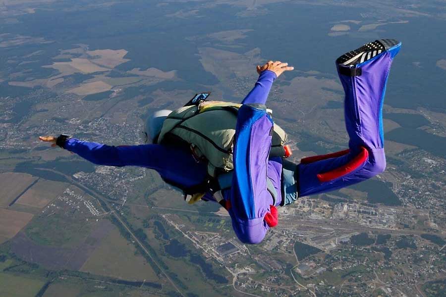 Parachute Fails To Open , British Skydiver Falls To Death From 29-Storey Building