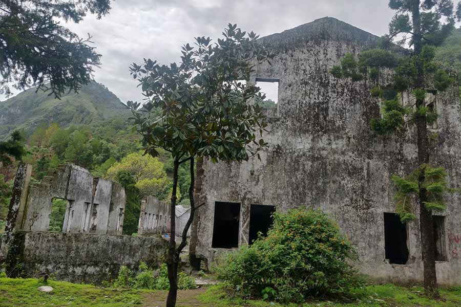 স্থানীয়দের অনুমান, খনির ভিতরে যে শ্রমিকেরা মারা গিয়েছিলেন এই কান্নার শব্দ তাঁদের অতৃপ্ত ‘আত্মা’দের।