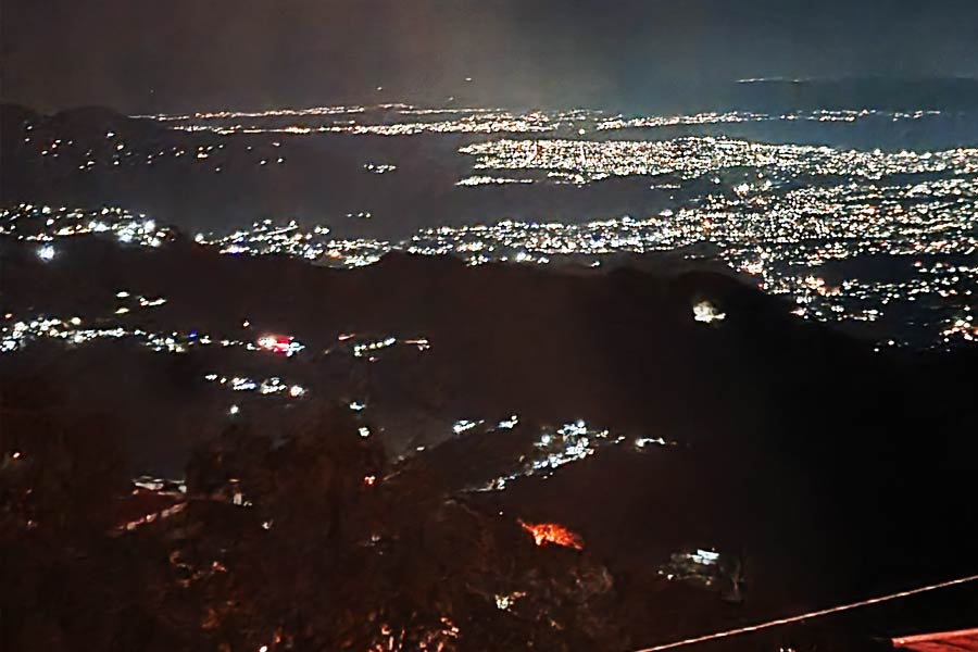 স্থানীয়দের একাংশের মতে, লাম্বি দেহার খনির কাছে ‘প্রেতাত্মা’ ঘুরে বেড়ায়। সন্ধ্যার পর ওই এলাকা দিয়ে কোনও গাড়ি যাতায়াত করলে তার কবলে পড়েন যাত্রীরা।