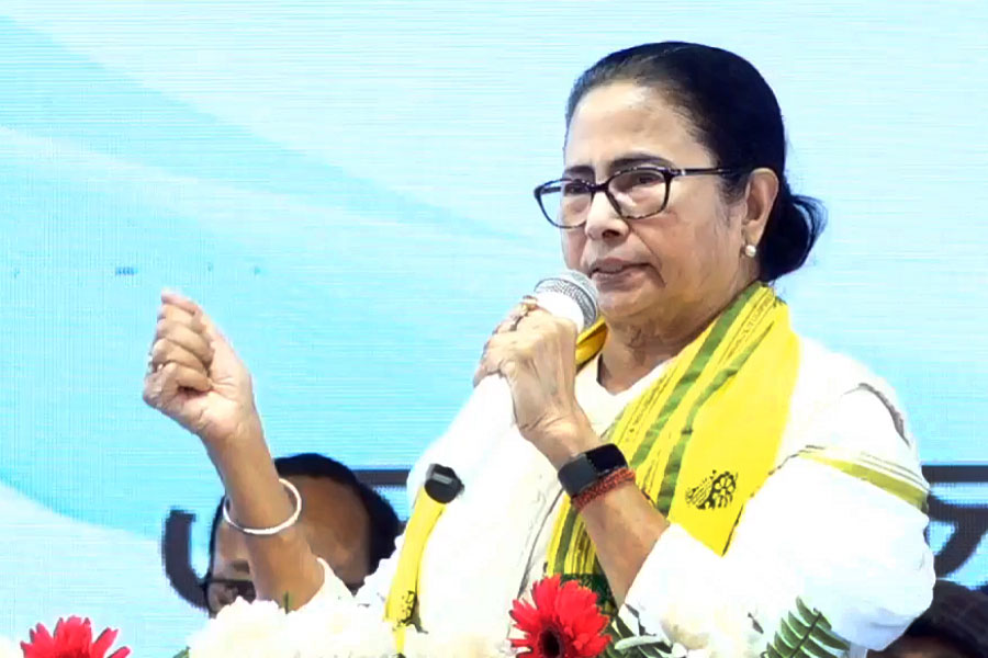 Chief Minister Mamata Banerjee attacked against central government on BSF issue