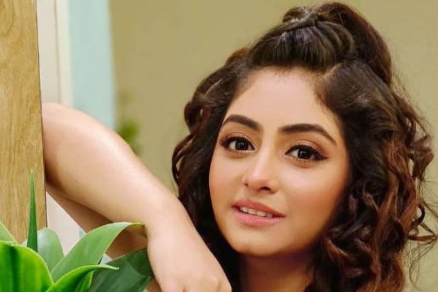 শুধু পর্দা থেকে নয়, হয়তো জিম থেকে ছুটি নিয়েছেন কিছু দিন। ‘দাদাগিরি’তে এসে তিয়াসা জানিয়েছিলেন, তিনি প্রচণ্ড খেতে ভালবাসেন।