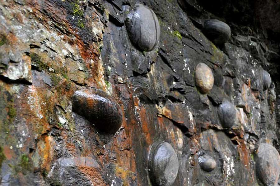 Know all the details about China’s mysterious stone eggs laying mountain