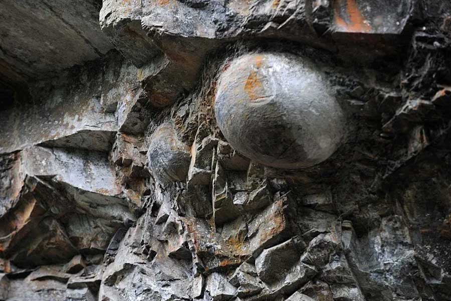 Know all the details about China’s mysterious stone eggs laying mountain