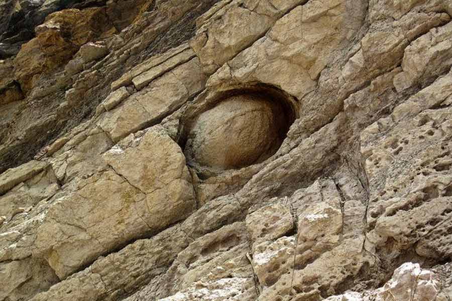 Know all the details about China’s mysterious stone eggs laying mountain