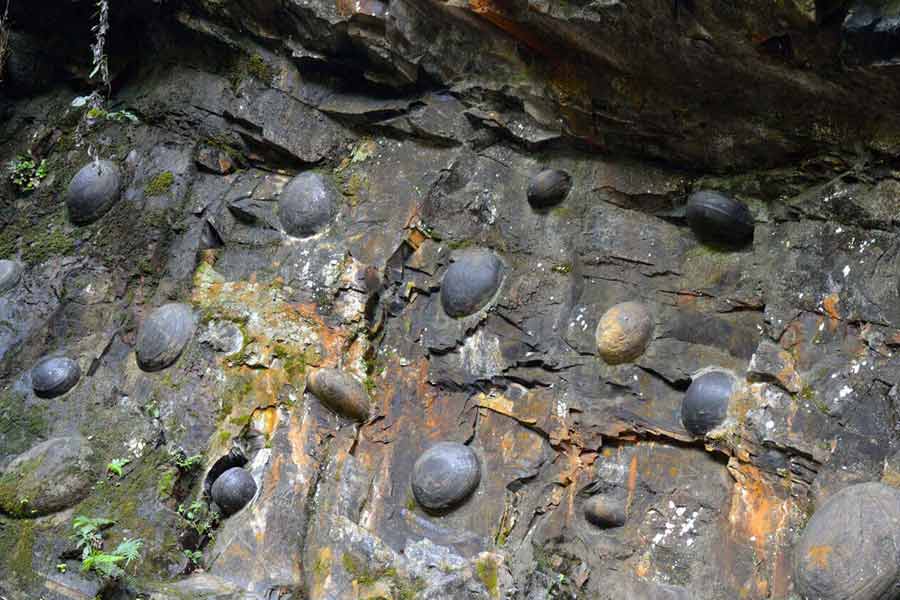 Know all the details about China’s mysterious stone eggs laying mountain