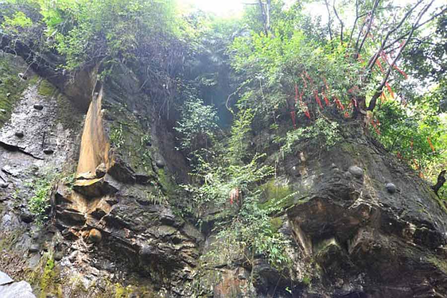 Know all the details about China’s mysterious stone eggs laying mountai