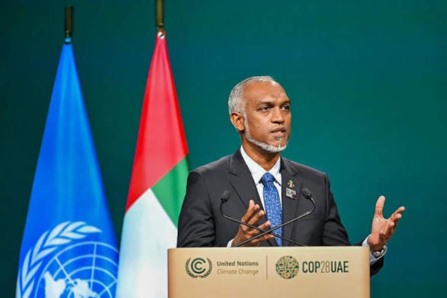 মুইজ্জুর মন্ত্রিসভায় সদস্য নিয়োগের জন্য পার্লামেন্টের অনুমোদন আদায় করতে ওই দিন বিশেষ অধিবেশন ডাকা হয়েছিল। কিন্তু মন্ত্রিসভার চার সদস্যকে নিয়োগ করার ব্যাপারে আপত্তি জানায় প্রাক্তন প্রেসিডেন্ট মহম্মদ সোলির দল। 