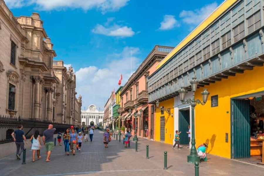 The city in PERU sees no rain why 