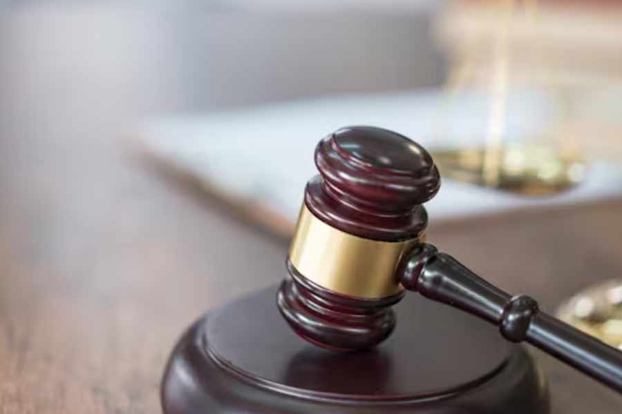 প্রবীণ আইনজীবী তথা সাংসদ মহেশ জেঠমালানি একদা বলেছিলেন, ভারতীয় দণ্ডবিধির কিছু অংশ তিনি ‘মিস্’ করবেন। তার মধ্যে অবশ্যই রয়েছে ৪২০ ধারা।