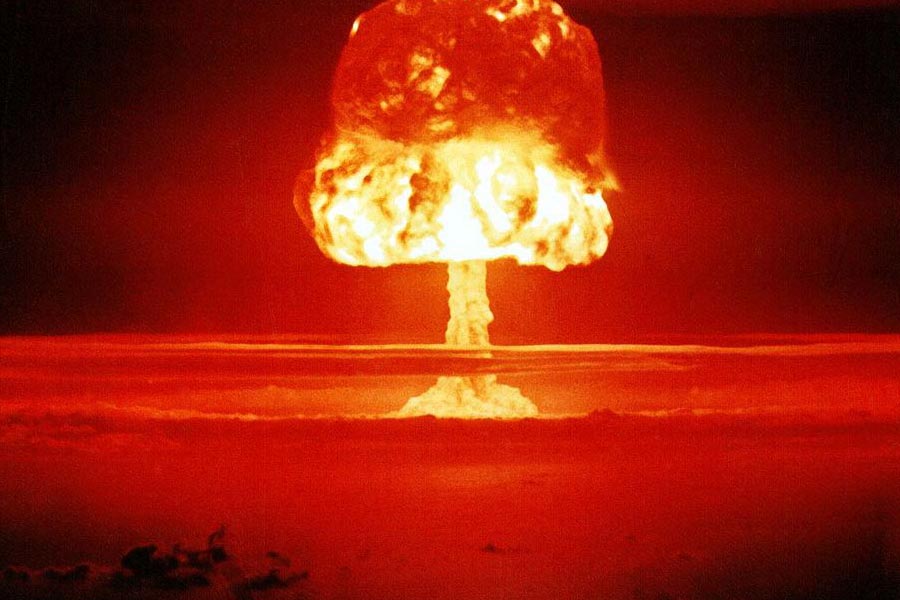 ফলে শত্রুদের তৈরি করা বাধা সরাতে কিংবা গোলাবর্ষণের ক্ষেত্রে ভারতীয় সেনা এ বার নতুন অস্ত্র হাতে পেয়ে গেল। ‘ইকোনমিক টাইমস’-এর প্রতিবেদন অনুযায়ী, ভারতের ‘ডিফেন্স এক্সপোর্ট প্রোমোশন স্কিম’-এর অঙ্গ হিসাবে এই বিস্ফোরকটির উপরে ধারাবাহিক ভাবে পরীক্ষা চালায় নৌসেনা। 