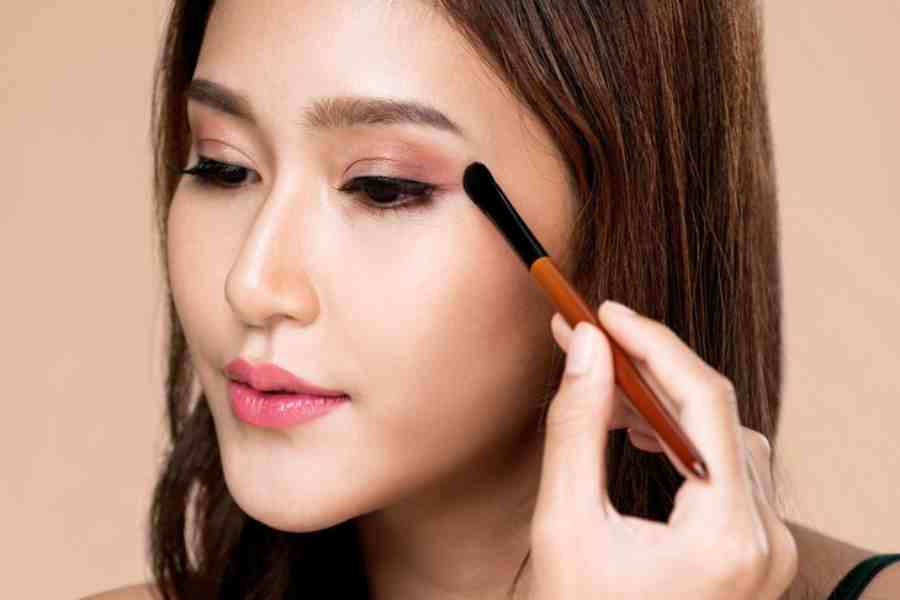 How to apply eyeshadow perfectly, here are the tips