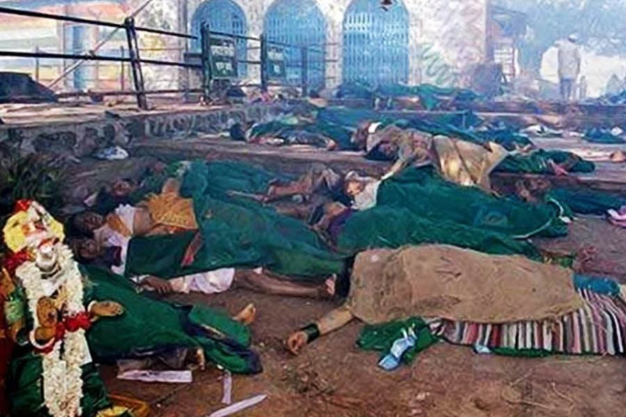 ২০০৫ সালে মহারাষ্ট্রের সাতারার মন্ধের দেবীর মন্দিরে সঙ্কীর্ণ পথে ওঠার হুড়োহুড়িতে মৃত্যু হয়েছিল প্রায় ৩৫০ জন পুণ্যার্থীর।