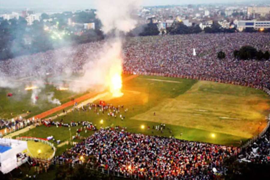 নরেন্দ্র মোদীর জমানায় ২০১৪ সালের অক্টোবরে পটনার গান্ধী ময়দানে দশেরার ‘রাবণ-দহন’ অনুষ্ঠানে পদপিষ্ট হয়ে ৩৩ জন মারা গিয়েছিলেন। 