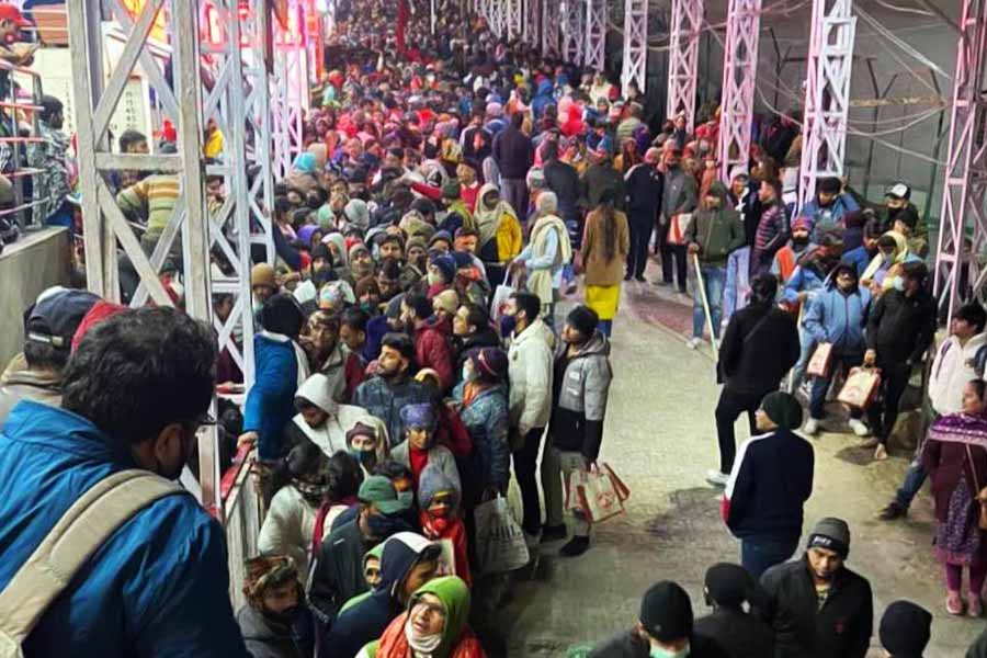 ২০২২ সালের ১ জানুয়ারি জম্মু ও কাশ্মীরের কাটরার বৈষ্ণোদেবী মন্দির চত্বরে পদপিষ্ট হয়ে মৃত্যু হয় ১২ জনের। দু’দল দর্শনার্থীর গন্ডগোল থেকেই ওই ঘটনার সূত্রপাত হয়েছিল।