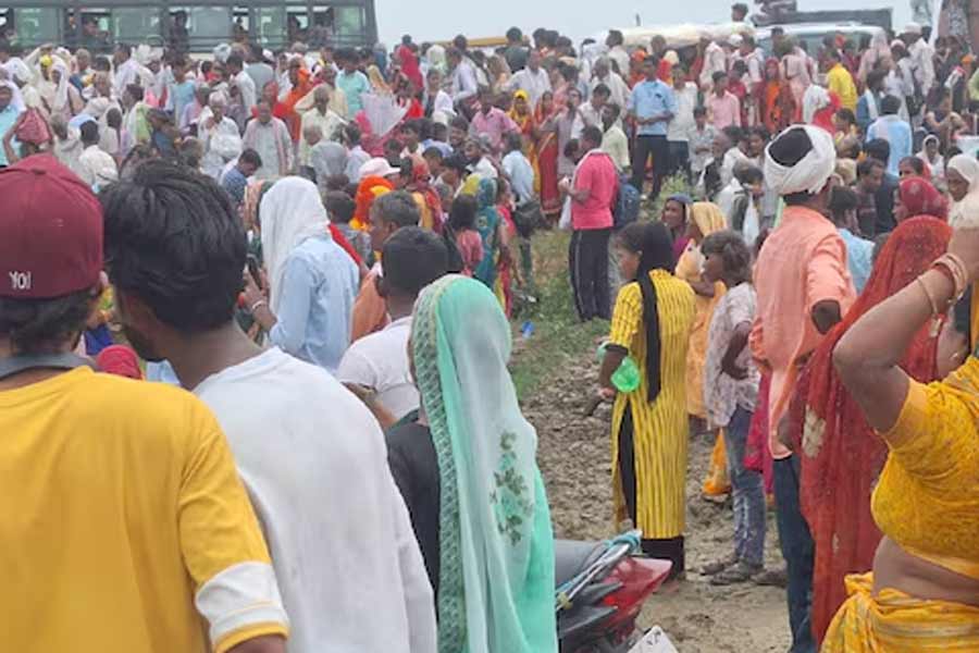 এখন হরিয়ানা, পশ্চিম উত্তরপ্রদেশ, উত্তরাখণ্ড, রাজস্থান, দিল্লি-সহ গোটা ভারতে অসংখ্য ভক্ত ছড়িয়ে রয়েছে স্বঘোষিত এই ধর্মগুরুর। 