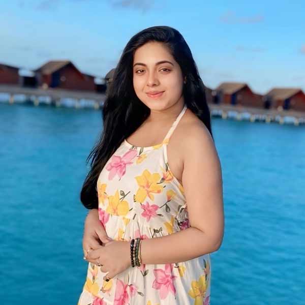 রিসর্টের আরও একটি বৈশিষ্ট্য, অতিথিদের জন্মদিন সুন্দর করে পালন করা। অভিনেত্রী জানিয়েছেন, কাঞ্চন রিসর্ট কর্তৃপক্ষকে আগাম শ্রীময়ীর জন্মদিনের কথা জানিয়েছিলেন। সেই সুবাদে রিসর্টে পা রাখতে না রাখতেই  কেক উপহার পেয়েছেন তিনি। 