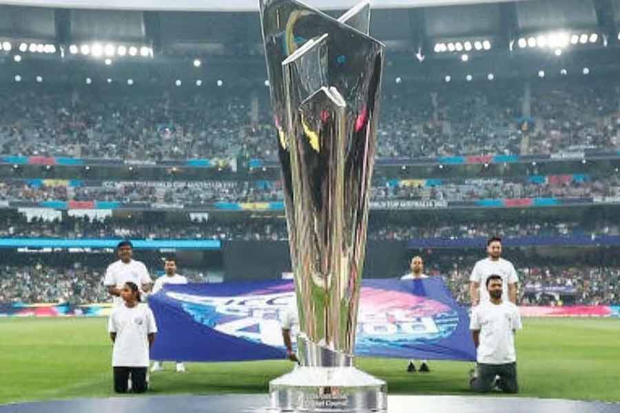 ভারত, দক্ষিণ আফ্রিকা ছাড়া ইংল্যান্ড এবং আফগানিস্তান বিশ্বকাপের সেমিফাইনালে উঠেছিল। আগেই ছিটকে গিয়েছিল অস্ট্রেলিয়া, ওয়েস্ট ইন্ডিজ, বাংলাদেশের মতো দল।