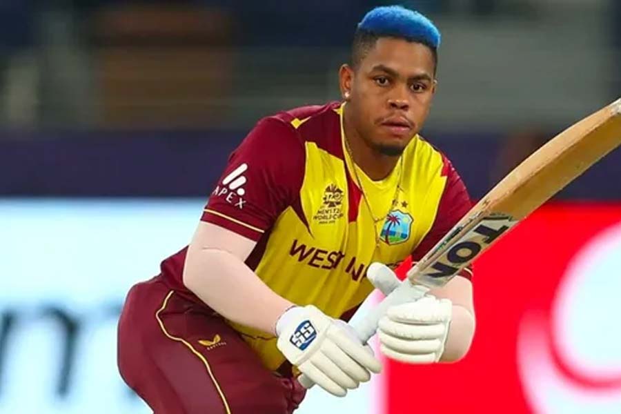 সিমরন হেটমায়ার— ওয়েস্ট ইন্ডিজের বাঁহাতি ব্যাটার সিমরন হেটমায়ার আক্রমণাত্মক শট খেলে বার বার নজর কেড়েছেন। অভিজ্ঞতাও কম নেই তাঁর। তবে ১৫ জনের দলে থাকলেও বিশ্বকাপে বেঞ্চে বসেই কাটাতে হয়েছে তাঁকে। ‘বঞ্চিত’দের দলে থাকবেন তিনিও। ৫৭টি ২০ ওভারের খেলায় তাঁর মোট রান ৯০২। 