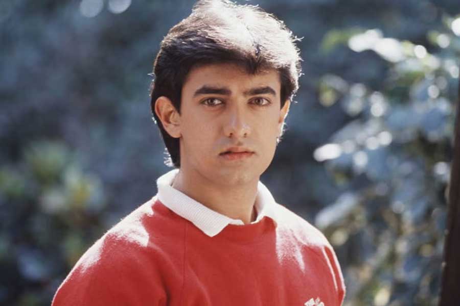 বলিপাড়া সূত্রে খবর, যশ চেয়েছিলেন ‘ডর’ ছবিতে সানির সহ-অভিনেতা হিসাবে অভিনয় করুন আমির। কিন্তু যশের সঙ্গে মতের অমিল হওয়ার কারণে এই ছবিতে অভিনয়ের প্রস্তাব ফিরিয়ে দেন আমির।