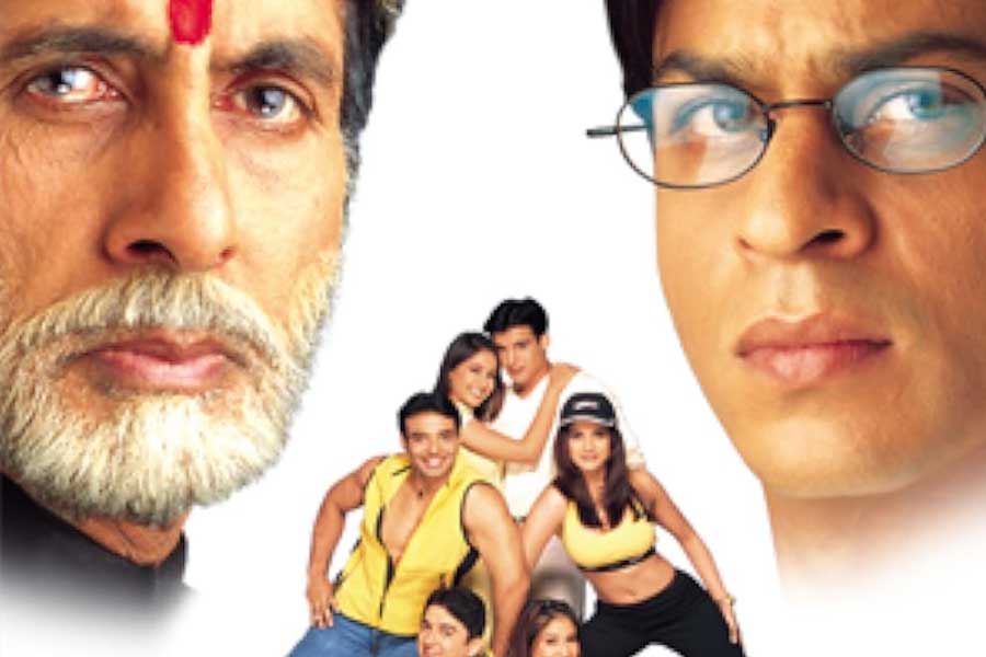 ২০০০ সালে আদিত্যের পরিচালনায় প্রেক্ষাগৃহে মুক্তি পায় ‘মহব্বতেঁ’। শাহরুখ, অমিতাভ বচ্চন এবং ঐশ্বর্যা রাই বচ্চন এই ছবিতে মুখ্যচরিত্রে অভিনয় করেন। কানাঘুষো শোনা যায়, এই ছবিতে অভিনয়ের জন্য আমিরকে প্রস্তাব দিয়েছিলেন আদিত্য। কিন্তু সময়ের অভাবে ‘মহব্বতেঁ’ ছবিতে অভিনয়ের সুযোগ হাতছাড়া করতে হয়েছিল আমিরকে।