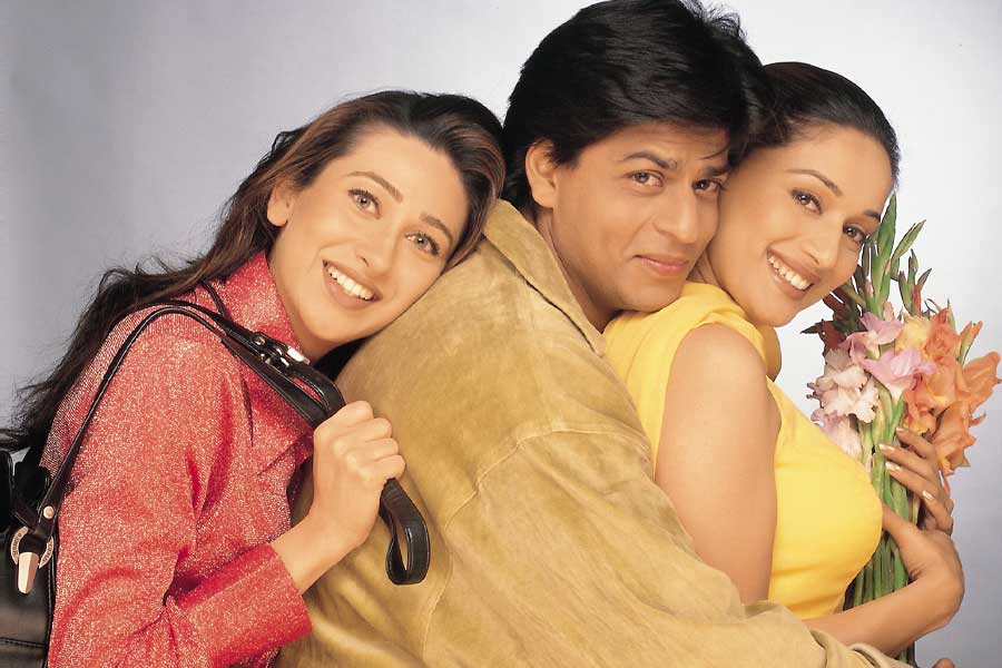 যশ চোপড়ার পরিচালনায় ১৯৯৭ সালে প্রেক্ষাগৃহে মুক্তি পায় রোম্যান্টিক ঘরানার ছবি ‘দিল তো পাগল হ্যায়’। শাহরুখের সঙ্গে এই ছবিতে জুটি বেঁধেছিলেন মাধুরী দীক্ষিত এবং করিশ্মা কপূর। এই ছবিতেও নাকি অভিনয়ের সুযোগ হাতছাড়া করেছিলেন বলিউডের ‘পারফেকশনিস্ট’ আমির।