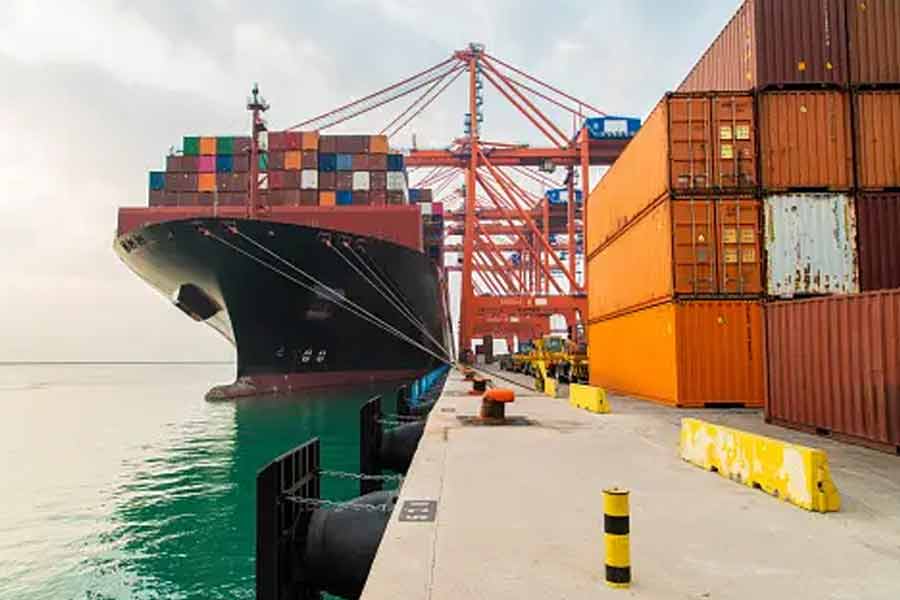 ভৌগোলিক অবস্থানগত ভাবে চাবাহার সমুদ্রবন্দর খুবই গুরুত্বপূর্ণ। কারণ ভারতের কাছে এই সমুদ্রবন্দর পশ্চিম এশিয়া, ইউরেশিয়ার মধ্যে যোগাযোগ বৃদ্ধি এবং পরিবহণ খরচ ও সময় কমানোর ক্ষেত্রে প্রাণকেন্দ্র।