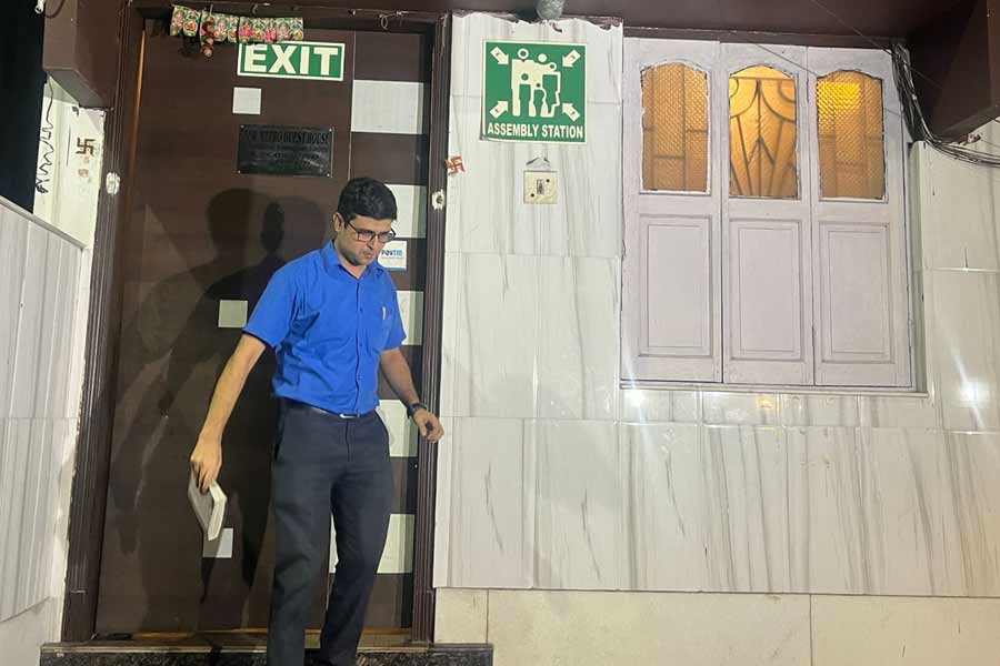 লেক গার্ডেন্সের সেই গেস্ট হাউস।