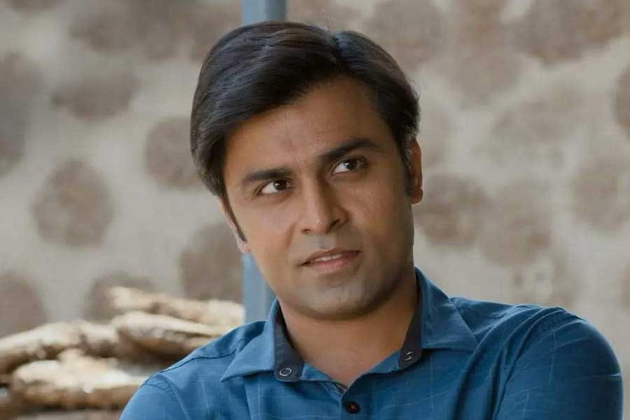 ‘মির্জ়াপুর ৩’-এ ক্যামিয়ো চরিত্রে অভিনয় করে জীতেন্দ্র কত পারিশ্রমিক পেয়েছেন তা এখনও জানা যায়নি।