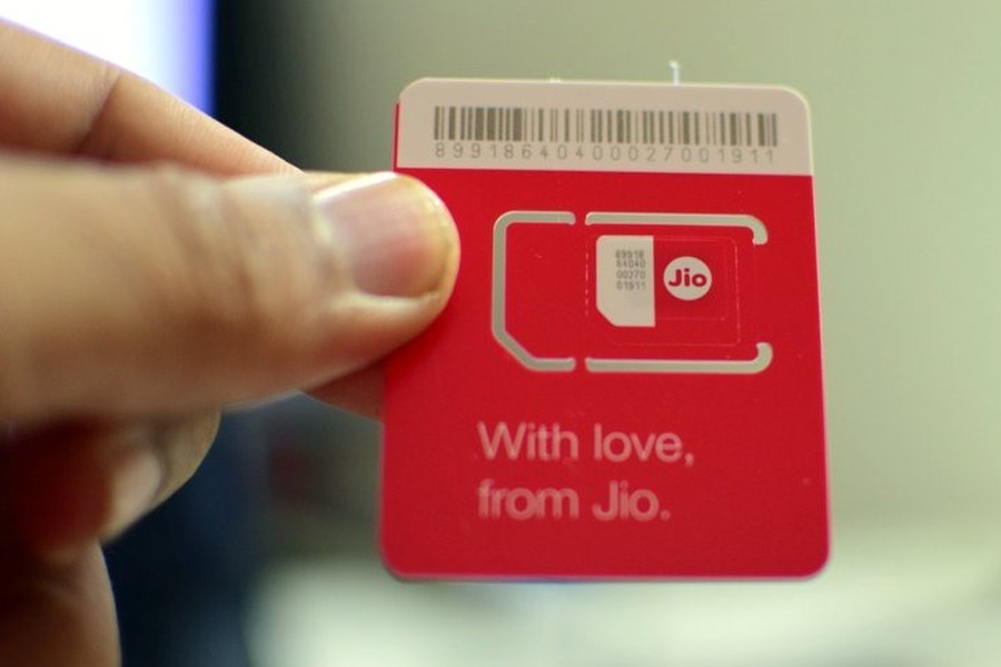 How Jio captures the market of Telecom sector in India