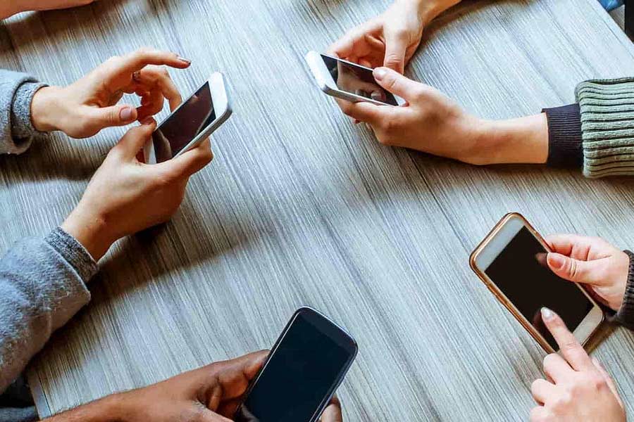 How Jio captures the market of Telecom sector in India