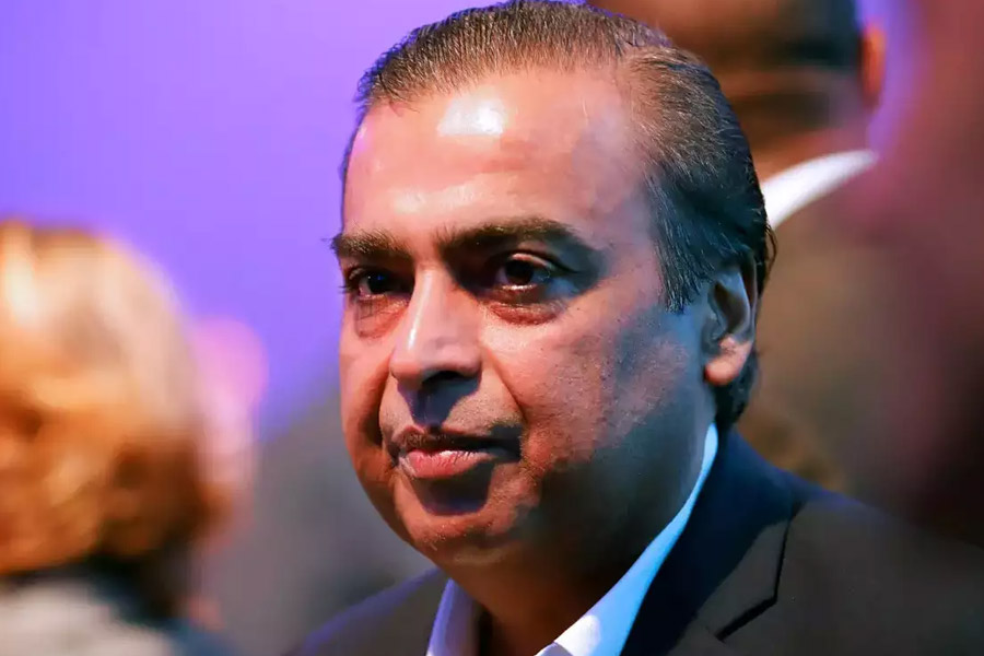 How Jio captures the market of Telecom sector in India